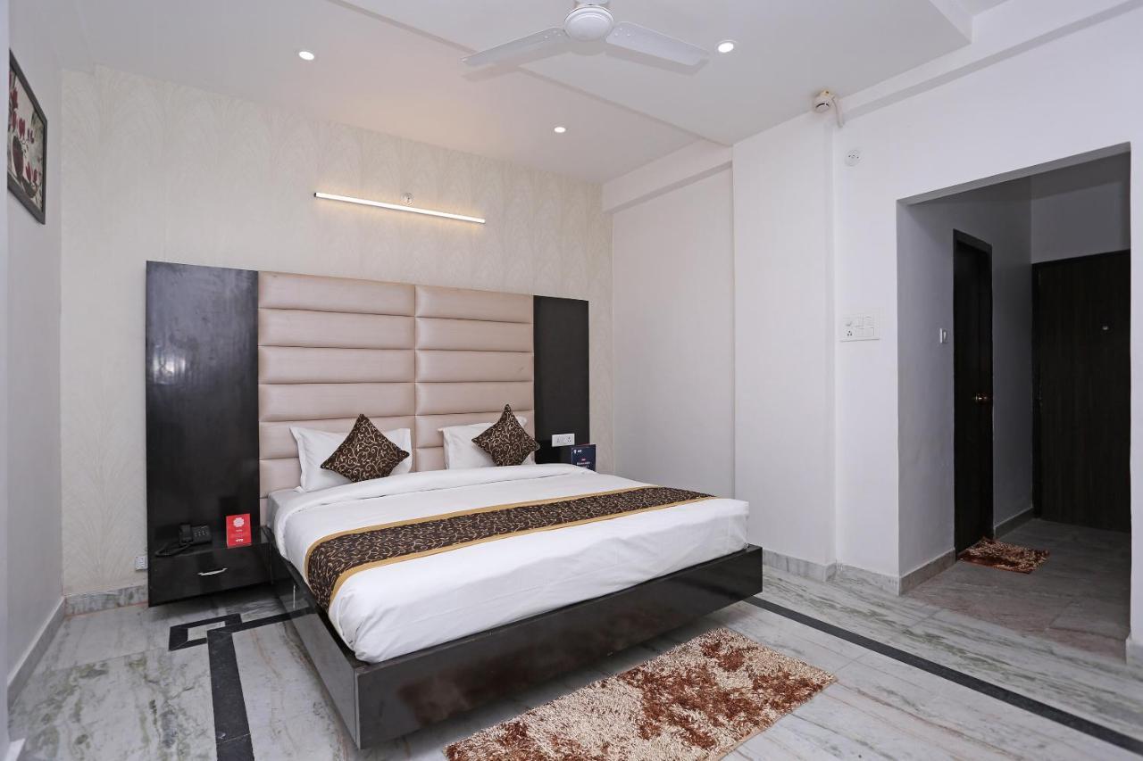 Capital O 10060 Hotel The Leaf Lucknow Exterior photo